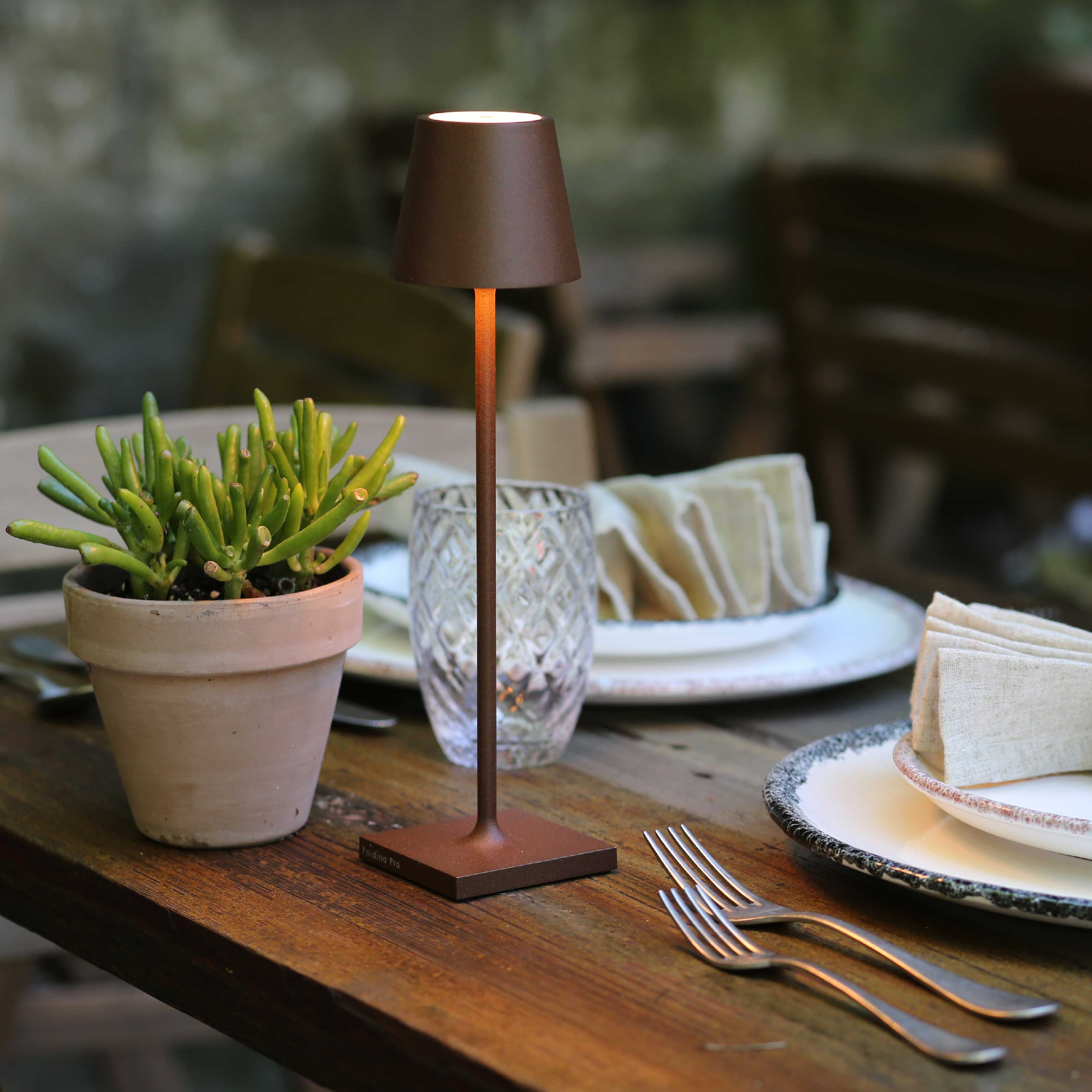 Poldina Micro Corten Zafferano LD0490R3 — Lampada Ricaricabile da Tavolo