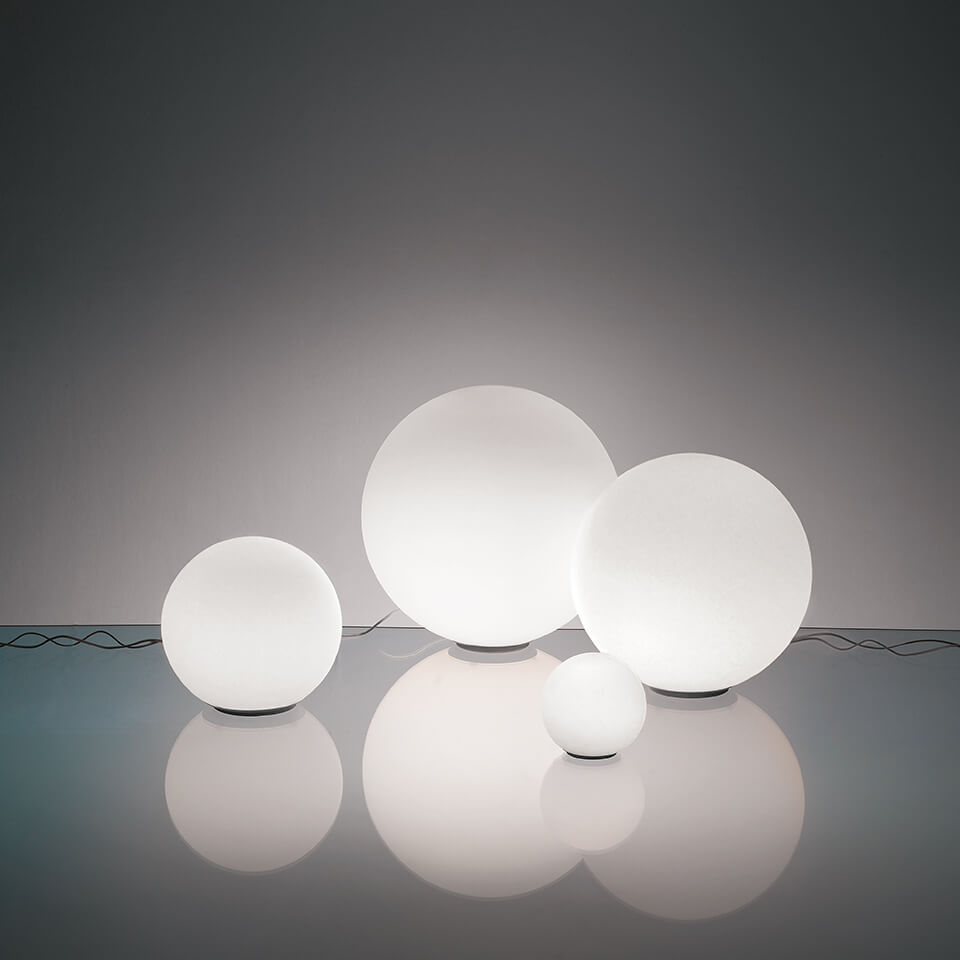 Dioscuri Tavolo Artemide — Lampada da Tavolo Sferica Michele De Lucchi