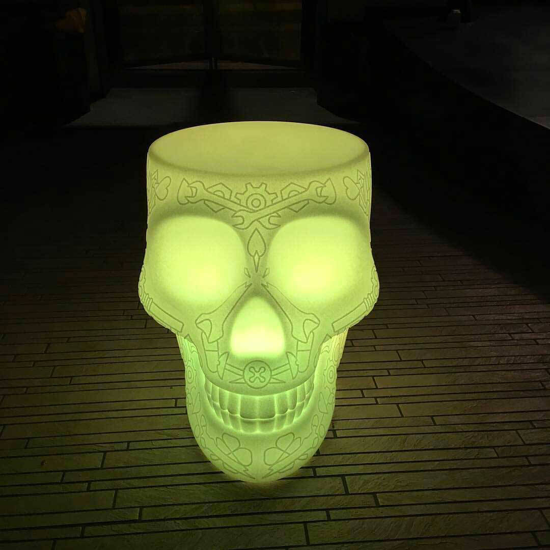 Mexico sgabello e tavolino con lampada LED ricaricabile
