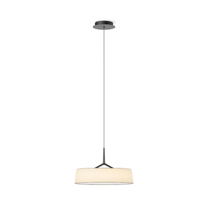 Lampada a sospensione DAMA di Vibia, finitura nera, con paralume in carta e struttura in legno di frassino.